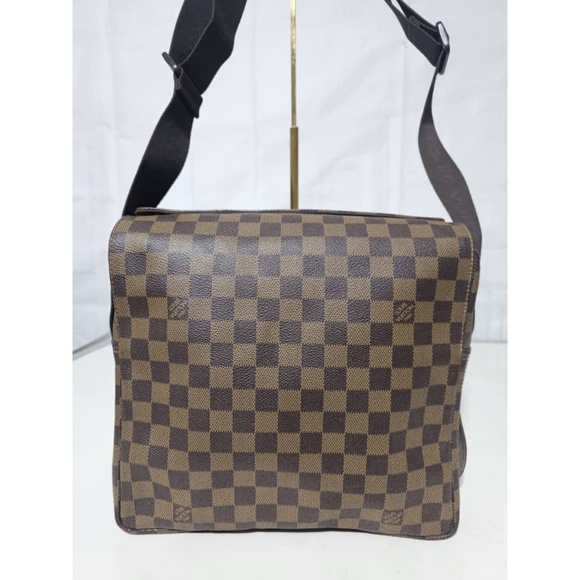Authentic LOUIS VUITTON Damier Naviglio Messenger Bag - Picture 5 of 14